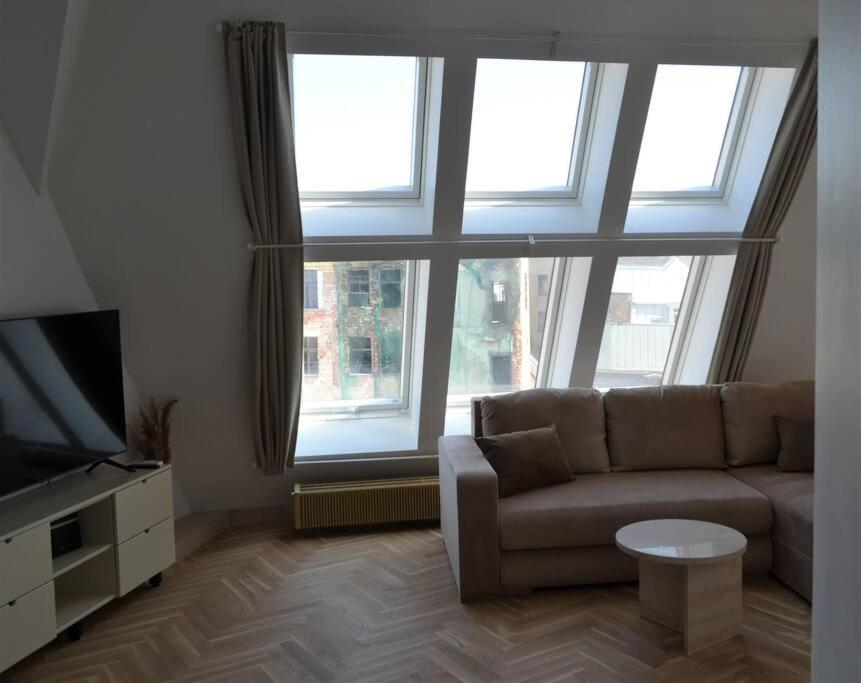 Luxury Apartment With A Balcony And View In Riga Old Town Exterior foto
