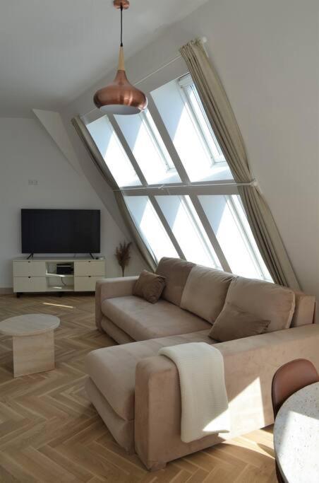 Luxury Apartment With A Balcony And View In Riga Old Town Exterior foto