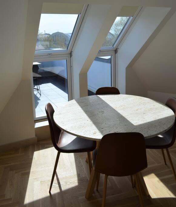 Luxury Apartment With A Balcony And View In Riga Old Town Exterior foto